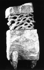 Fossiel licht 1997
Namense steen - brons 59 x 25 x 20cm (particulier bezit)